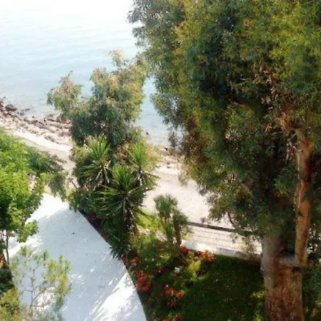 Tzeni شقة