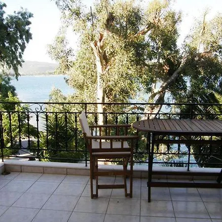 Apartament Tzeni