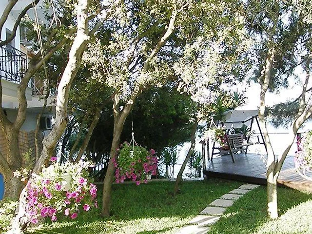Apartament Tzeni